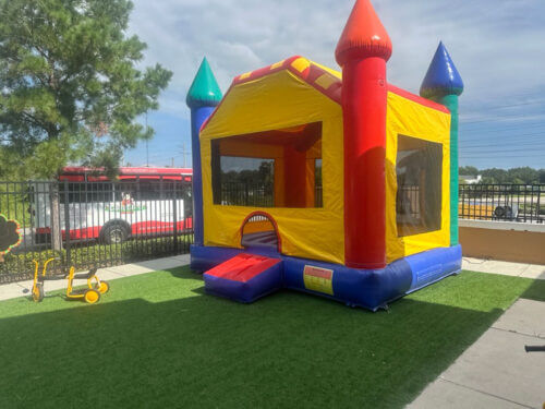 Castle 15x15 w/ Basketball Hoop